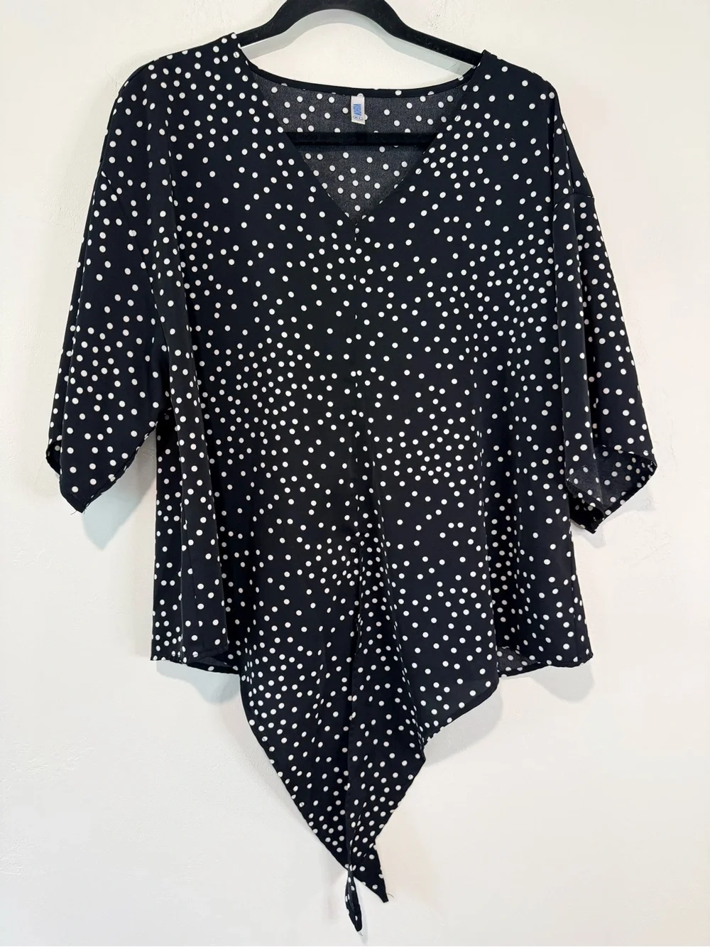VIISHOW XL Black White Polka Dot Tie Front Blouse V Neck Flutter Sleeve Top - Picture 2 of 8